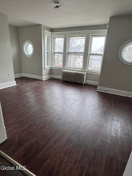 3rd image of 248 Catherine Street