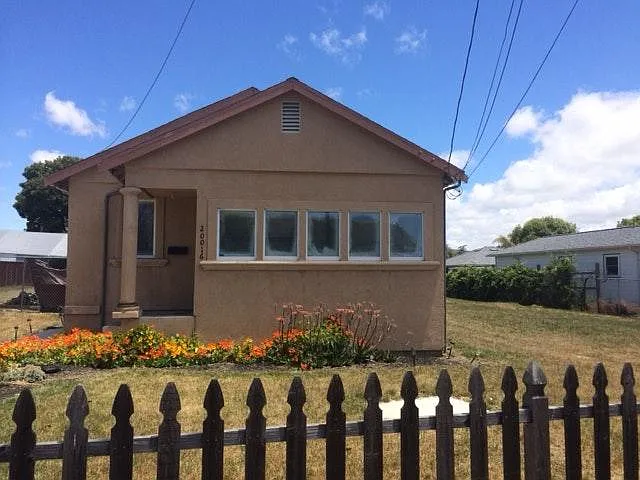 20016 Forest Ave photo 1