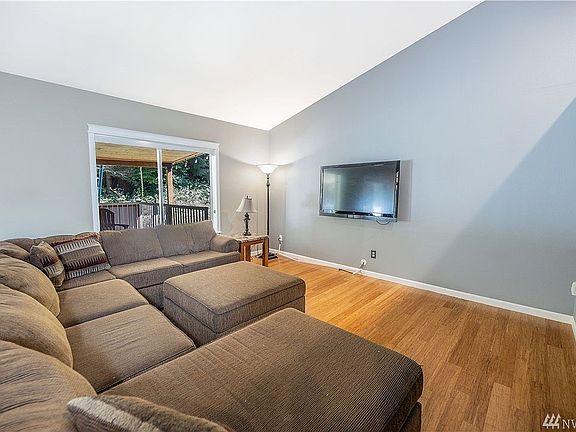 3rd image of 8551 157th Pl NW