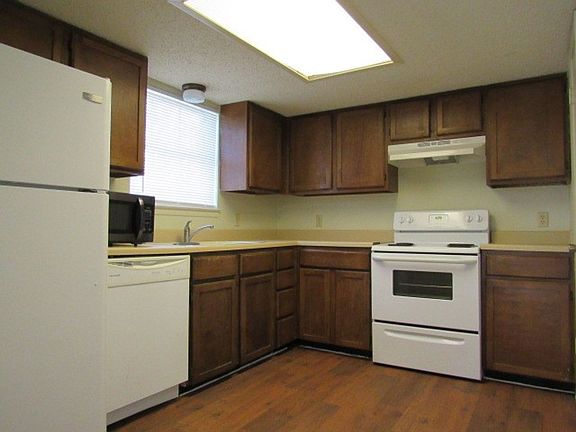5th image of 6110A Wilderock Dr