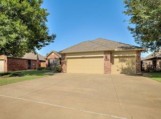 2933 Firewheel Rd, Edmond, OK 73013
