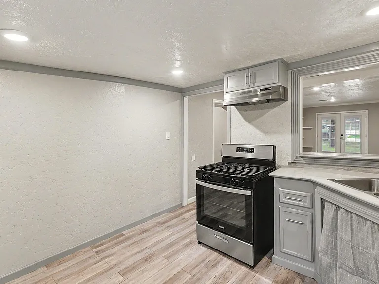 13334 Emporia St — Photo 10