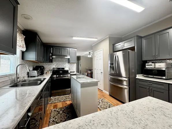 200 Tadpole Rd, Fenwick, WV 26202