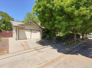 1703 Vallejo St, Santa Rosa, CA 95404