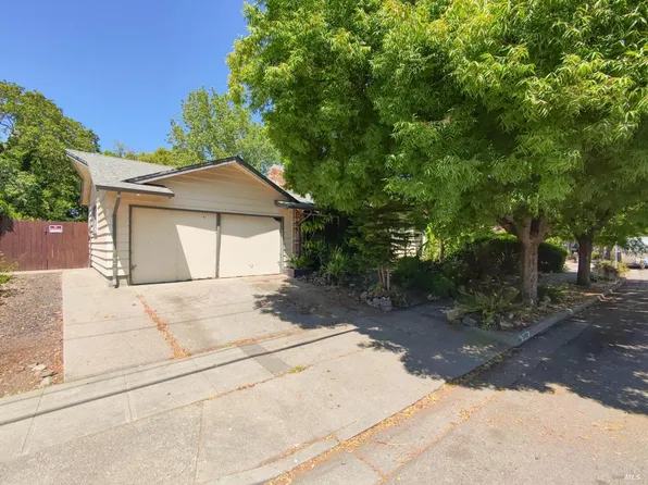 1703 Vallejo Street, Santa Rosa, CA 95404