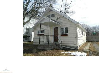 903 S Saginaw St, Owosso, MI 48867