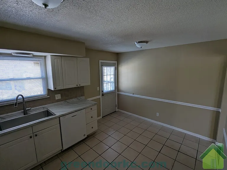 8917 Haskins St — Photo 6