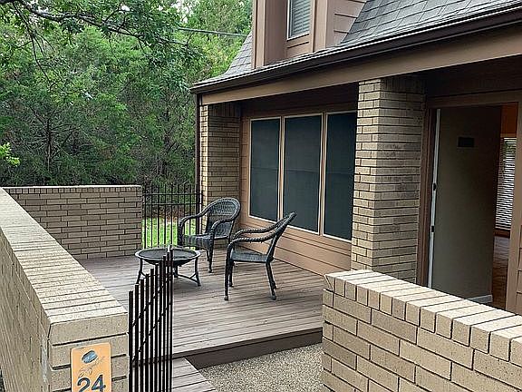 4th image of 3122 Camelot Dr APT 24