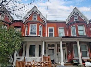 216 McCaul St, Toronto, ON M5T 1W5