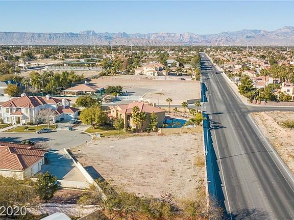 2nd image of 1860 Fox Canyon Cir