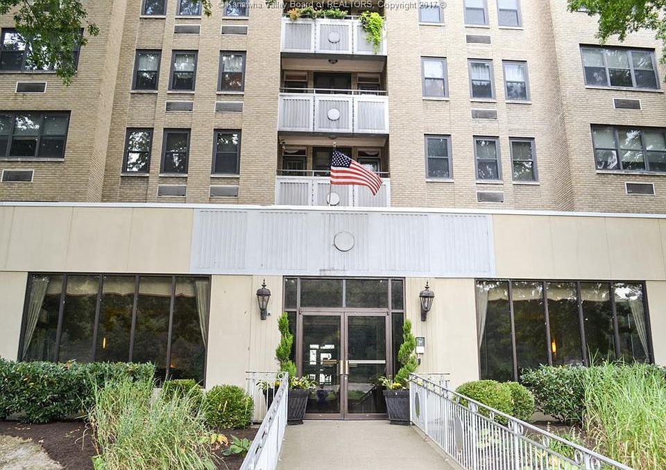 1st image of 1108 Kanawha Blvd E APT 103
