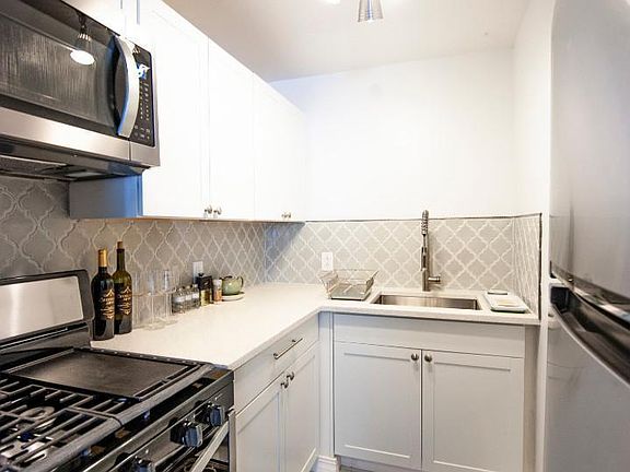 3rd image of 219 Columbia St #2