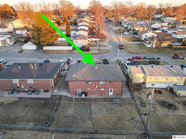 6918 S 39th St, Bellevue, NE 68147