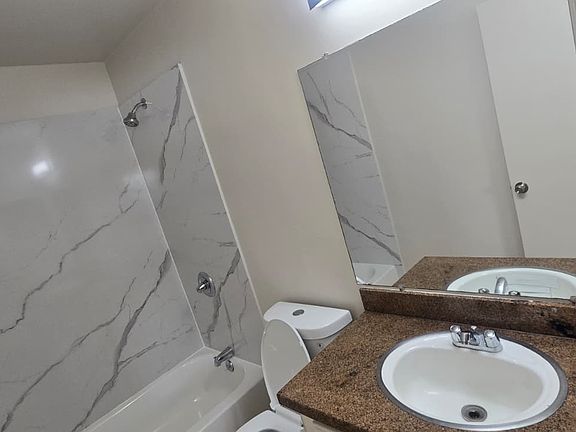4th image of 645 N Livermore Ave APT 7