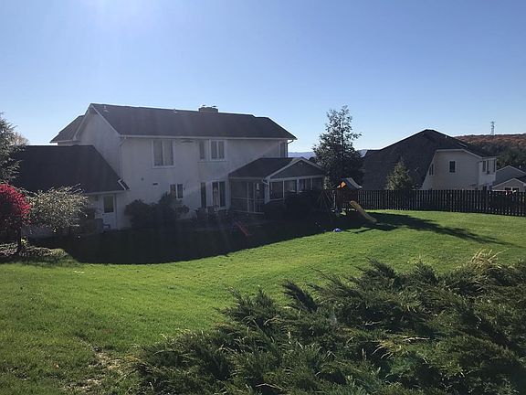 3rd image of 12 King Point Cir S