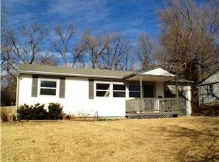 1100 NE 62nd St, Kansas City, MO 64118