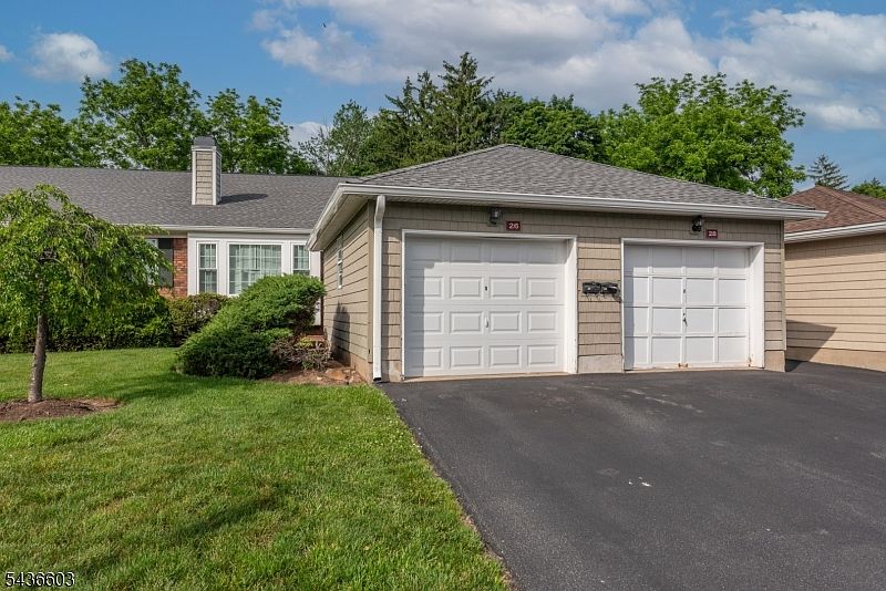 1st image of 28 Brandywyne Dr