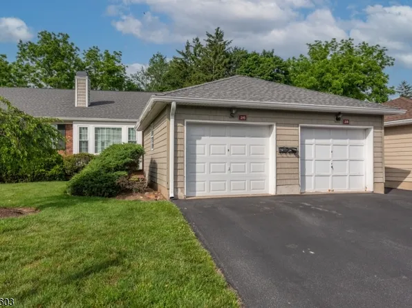 28 Brandywyne Dr, Florham Park Boro, NJ 07932