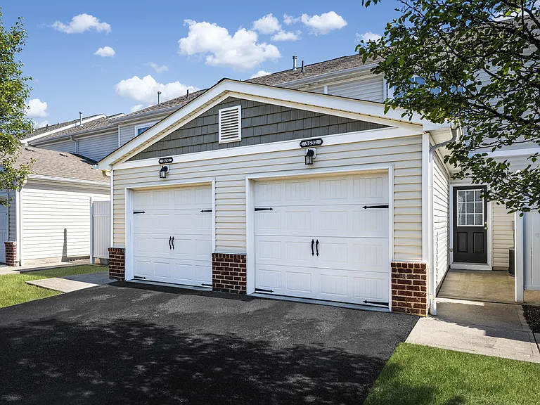 Arbors at Turnberry — Photo 34