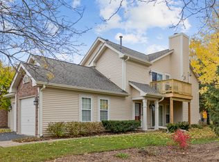 1051 Woodhill Ct #1051, Elgin, IL 60120