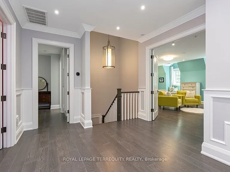 101 Chestnut Hills Pkwy — Photo 24