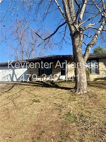 2607 Lee St Photo 1