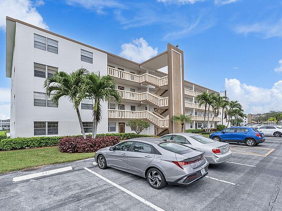 5th image of 1071 Guildford D