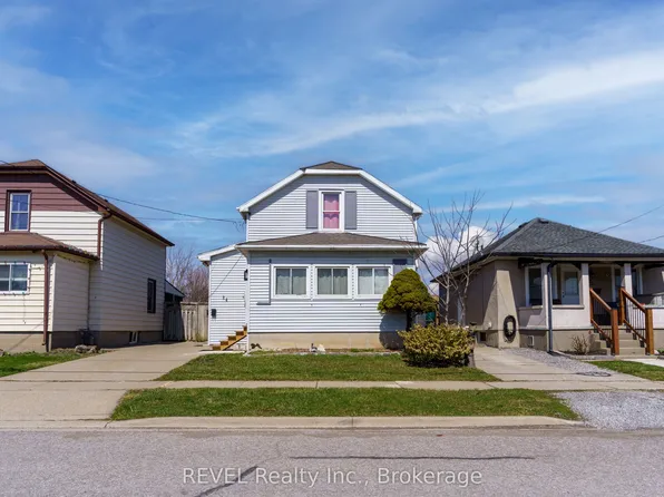 24 Lyndon St W, Thorold, ON L2V 3J7