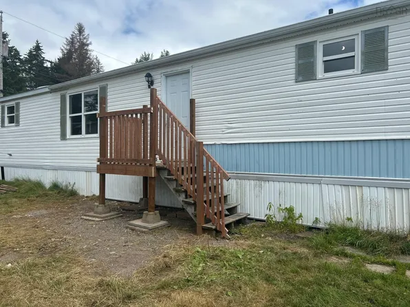 21 Elmwood Dr, Antigonish, NS B2G 0E7