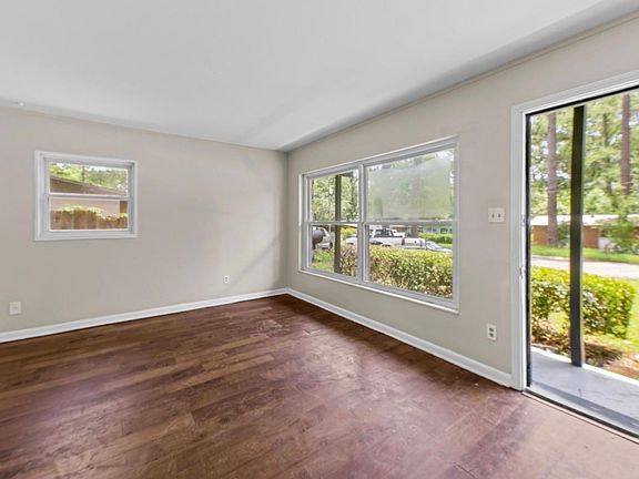 4th image of 3006 Garfield St