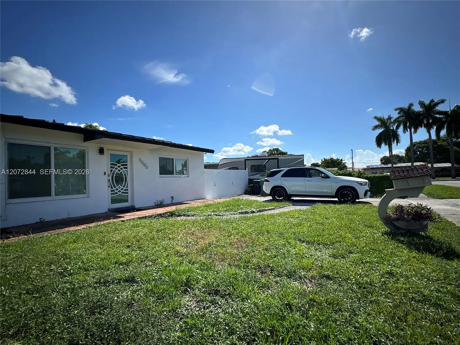 Carol City Lake Steven Es — Photo 1