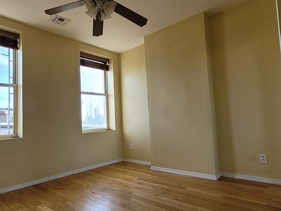 4th image of 100 Maple St #3