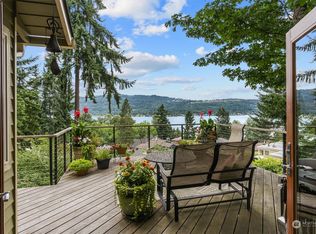 19901 SE 32nd St, Sammamish, WA