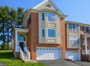 420 Hillside Dr, Mountville, PA 17554