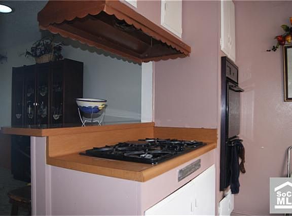 4th image of 1561 W Chateau Ave