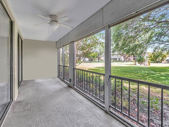 5th image of 13 SE Turtle Creek Drive #B