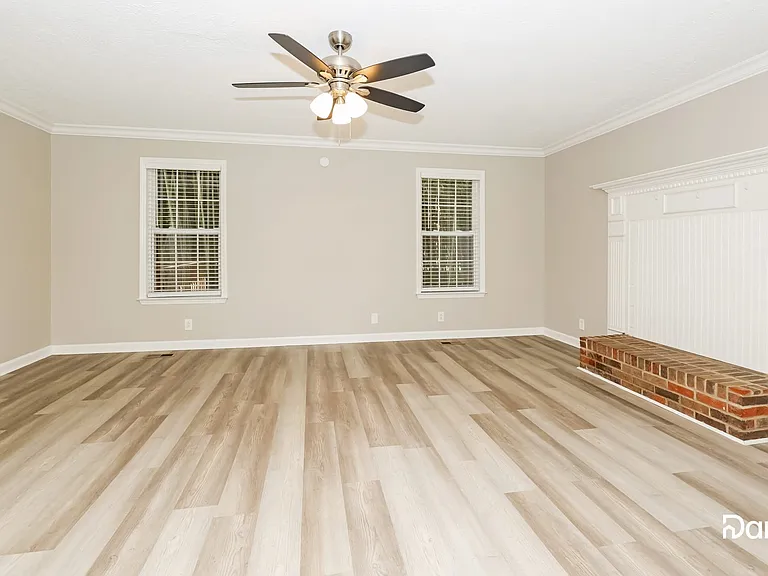 305 Castlemere Ct — Photo 5