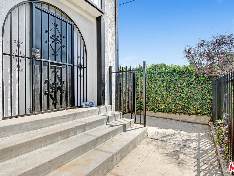 2625 San Marino St — Photo 17