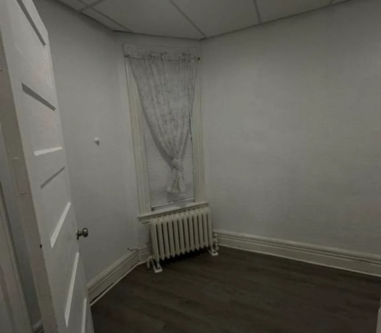 4 bed, $1,950 — Photo 4