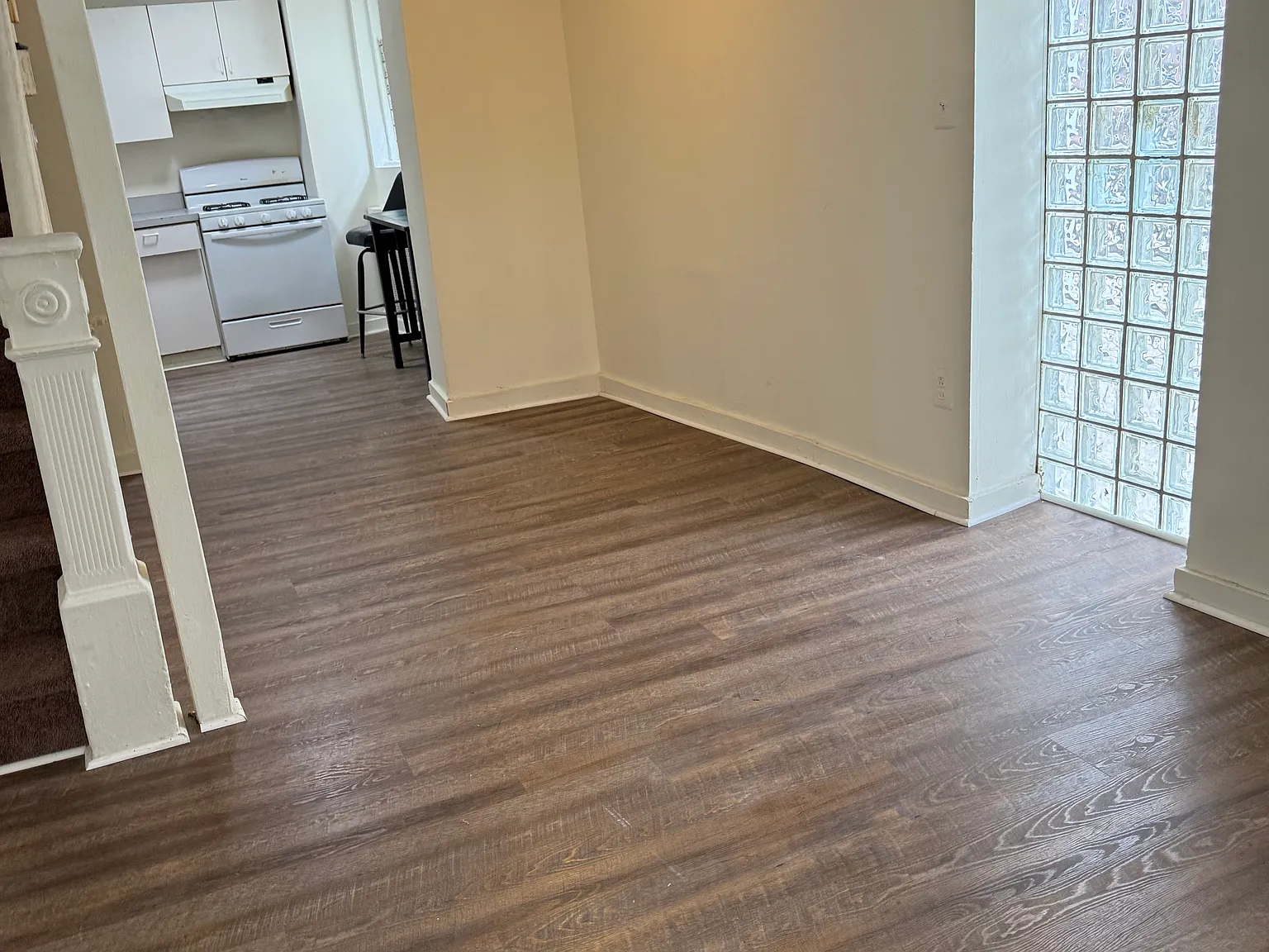 3 bed, 1500 sqft, $2,400 — Photo 3
