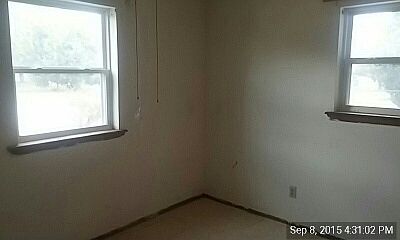 4th image of 4801 NW Lindy Ave