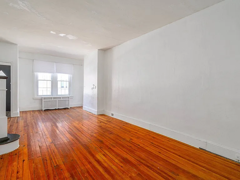 2341 S Woodstock St — Photo 8