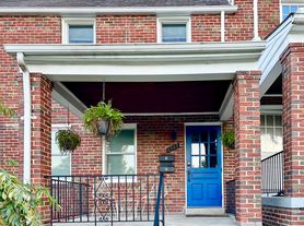 1915 C St NE, Washington, DC