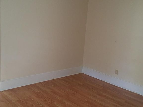 LIVING ROOM PICTURE 2