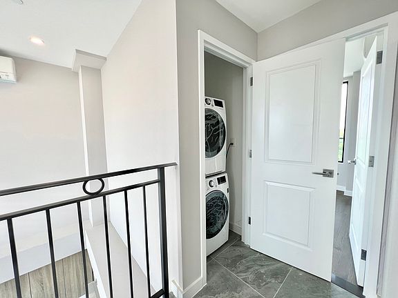 5th image of 3258 105th St #6E