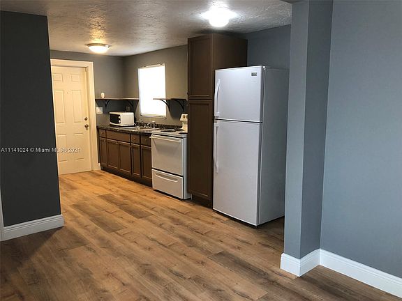 5th image of 1726 Roosevelt St #3