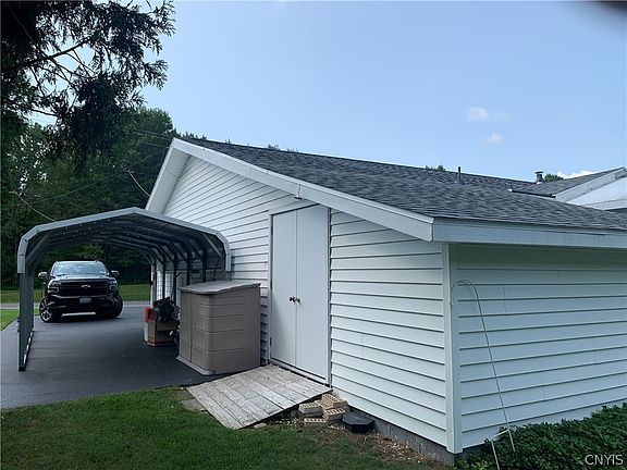 5th image of 8031 New Floyd Rd