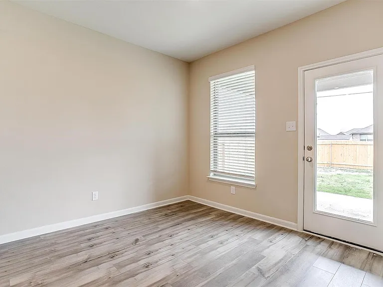 1025 McDonald Dr — Photo 11