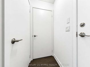 555 William Graham Dr #320, Aurora, ON L4G 3H9
