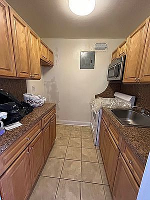 2nd image of 1415 Shore Pkwy #10